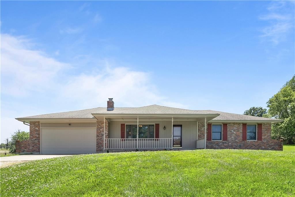 8 NW 515 Road, Warrensburg
