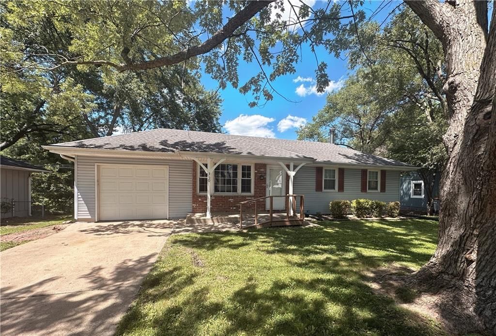 310 Glendana Street, Lee's Summit
