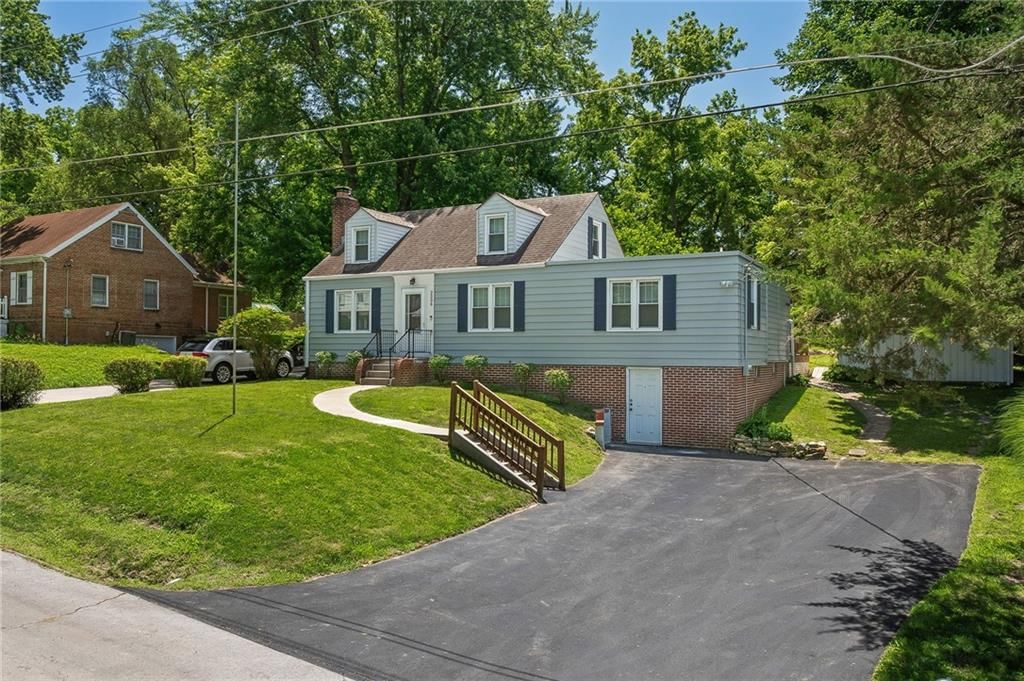 2206 Dewey Street — photo 2