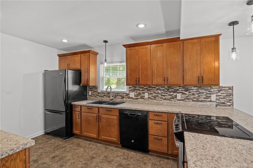 2206 Dewey Street — photo 6