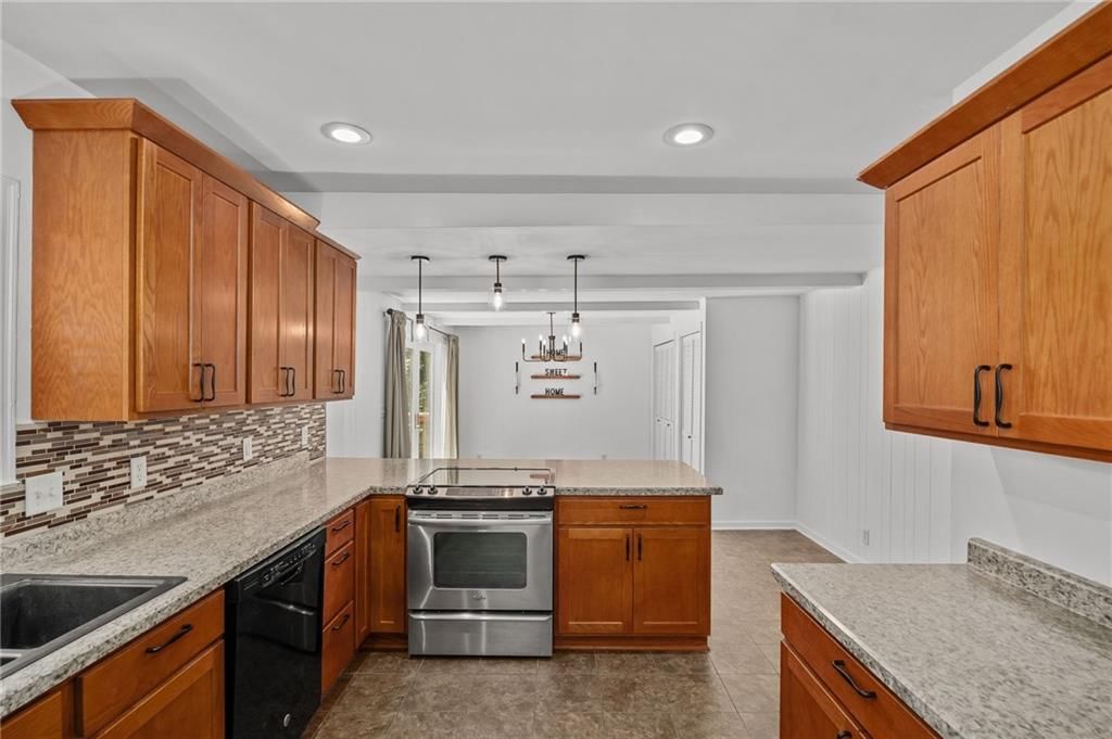 2206 Dewey Street — photo 7