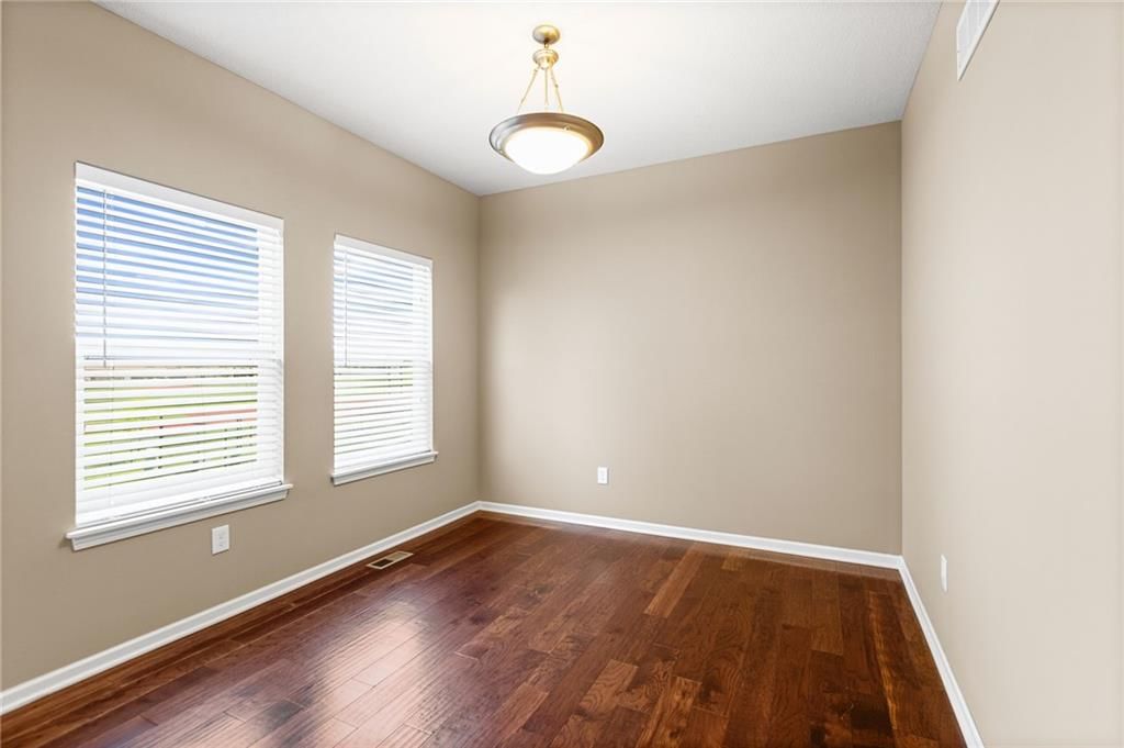 432 E Pawnee Street — photo 7