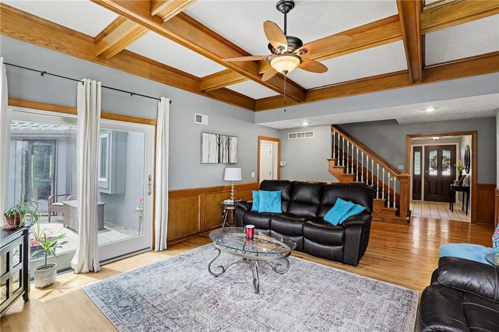 1056 NW High Point Drive — photo 4