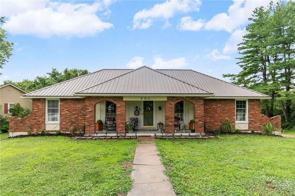 205 E Dauxville Drive — photo 1