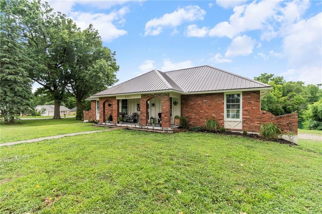 205 E Dauxville Drive — photo 2
