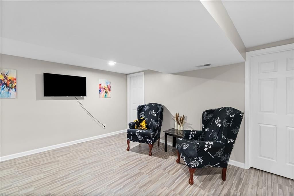205 E Dauxville Drive — photo 32