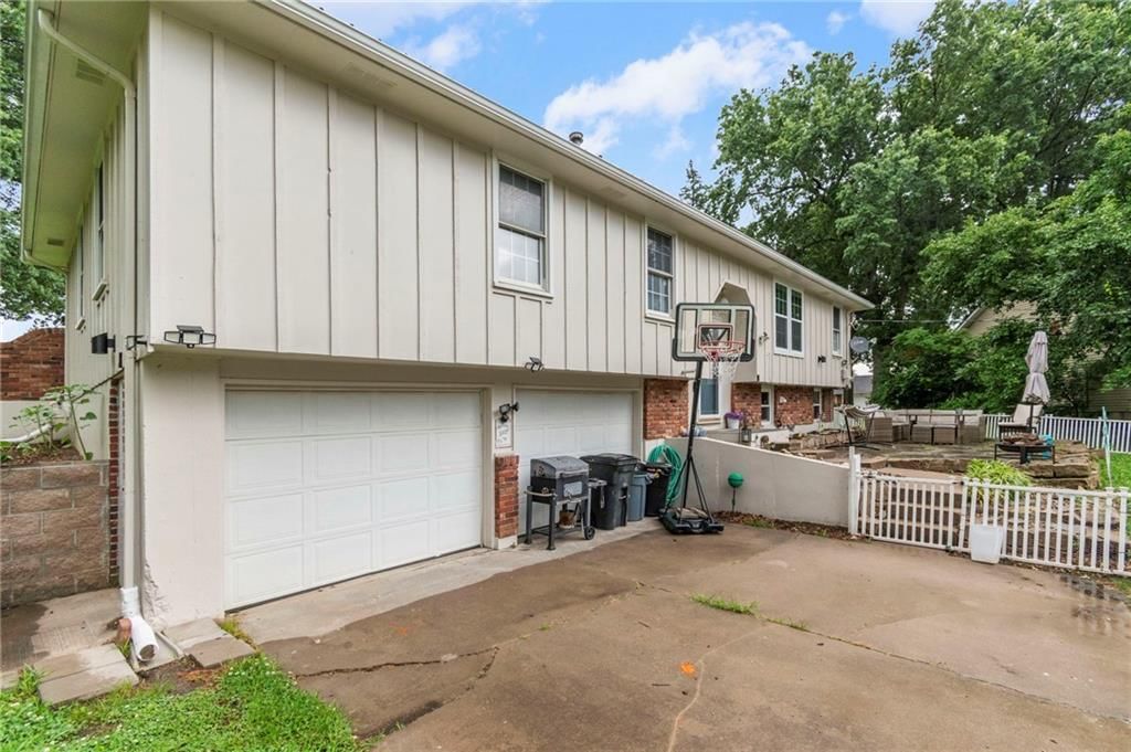 205 E Dauxville Drive — photo 33