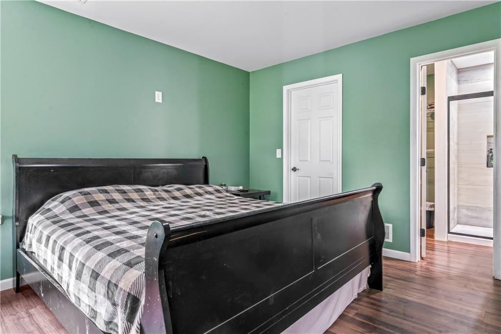 233 W 5th Street — photo 17