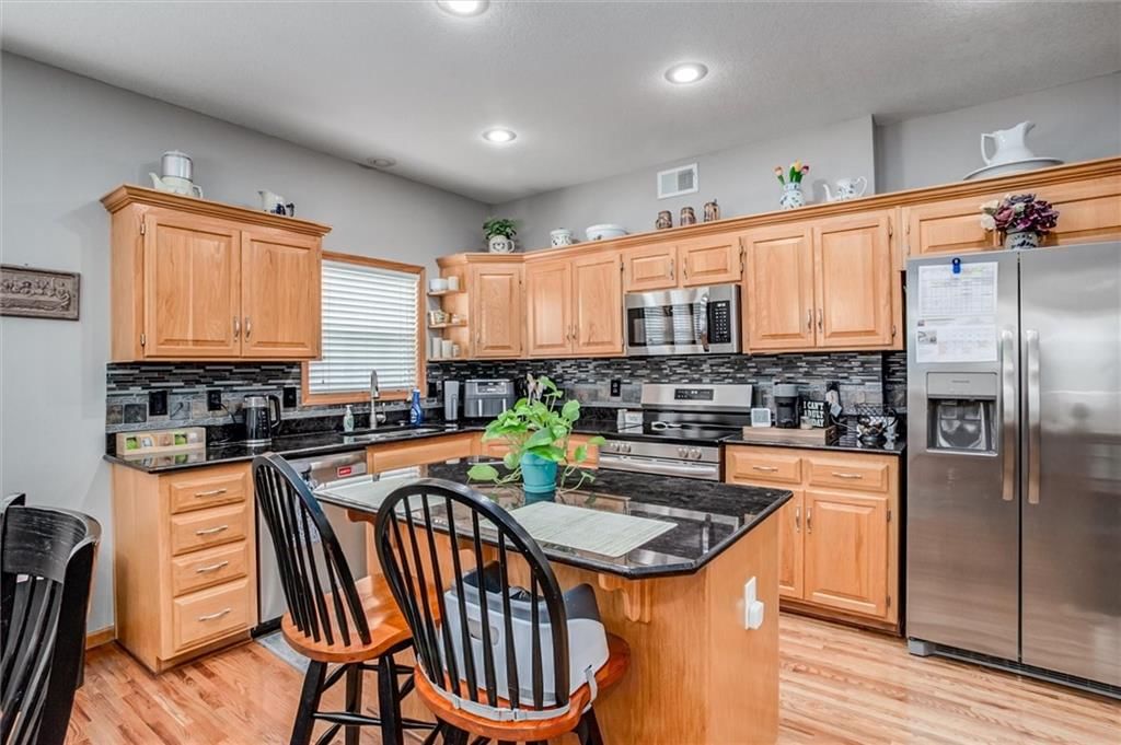 406 BRIAR Lane — photo 8
