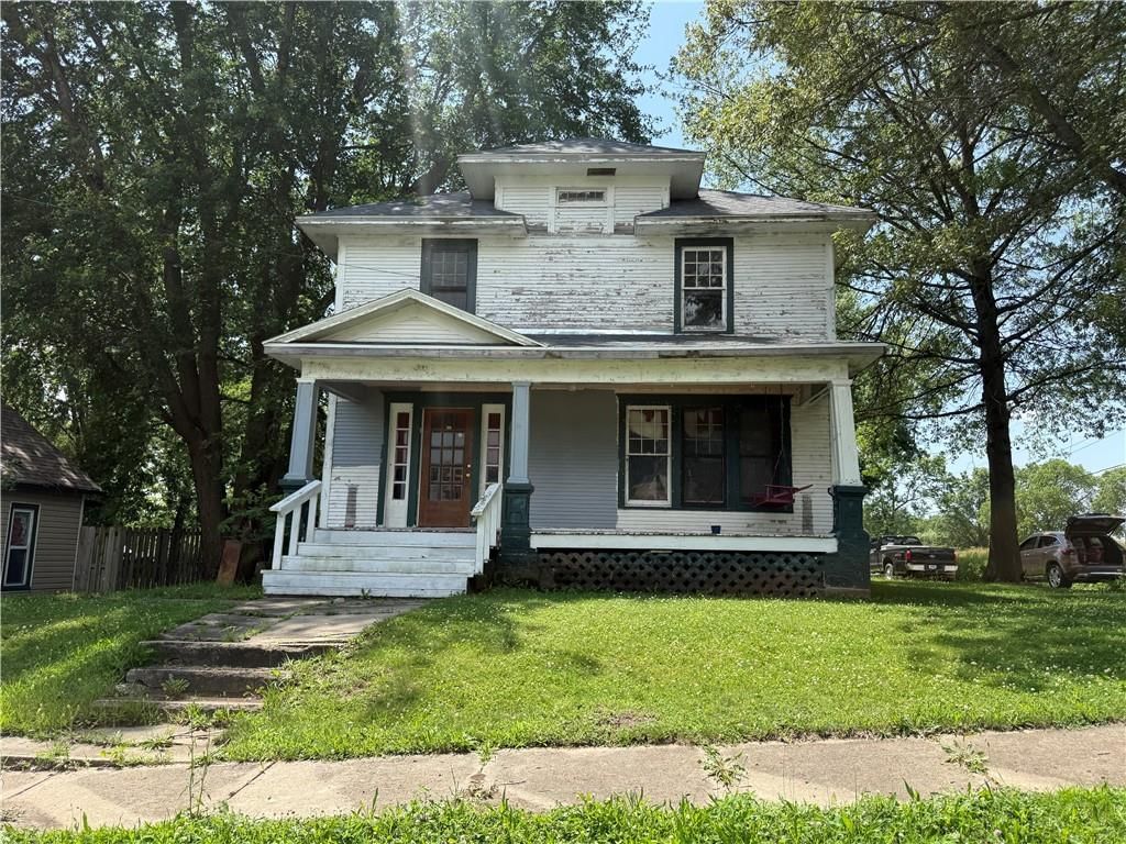 102 E 4th Street — photo 1
