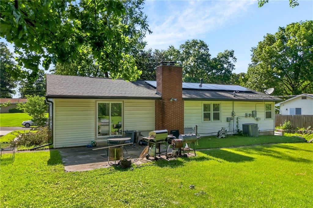 6157 NE Meadowlane Circle — photo 5
