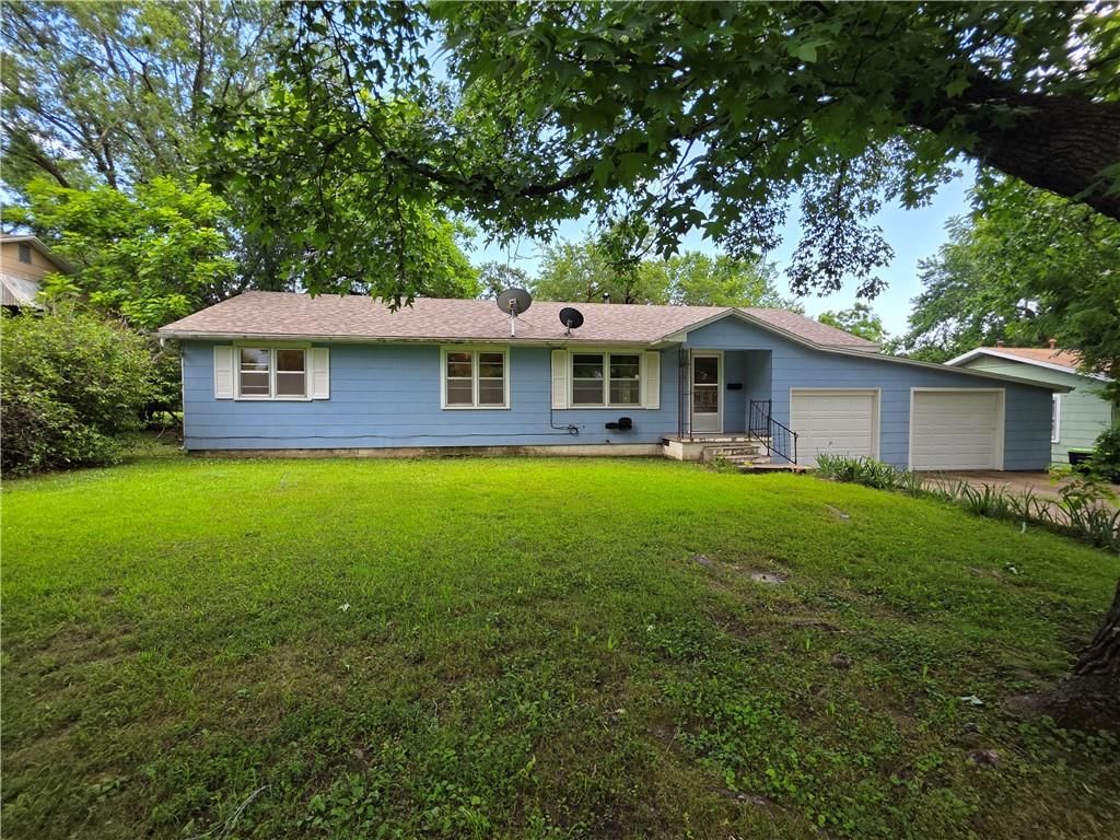 210 W Fields Boulevard, El Dorado Springs