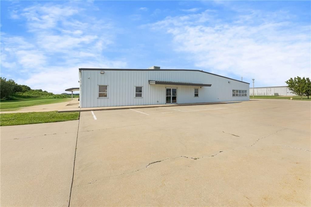 900 W Miller Road — photo 17
