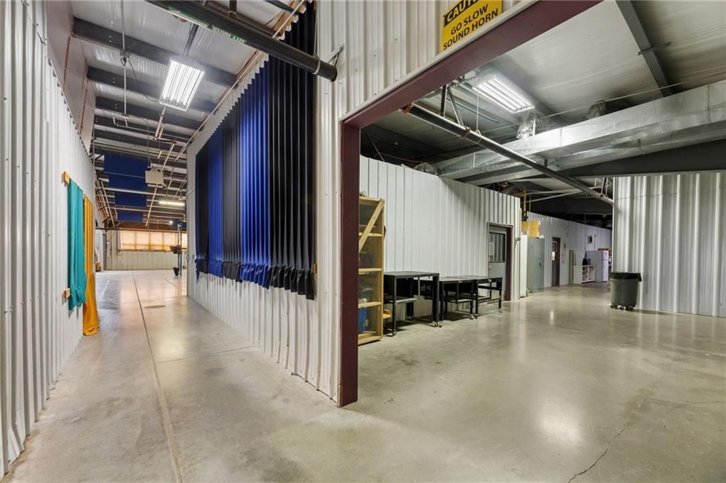 900 W Miller Road — photo 36