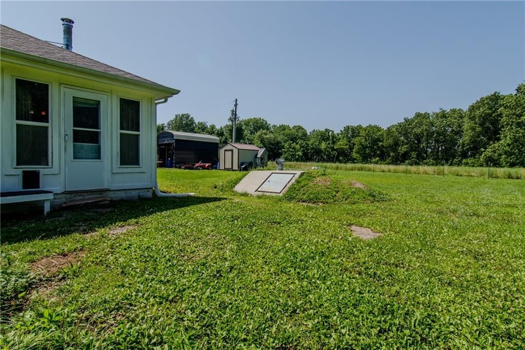 8352 NW B Highway — photo 26