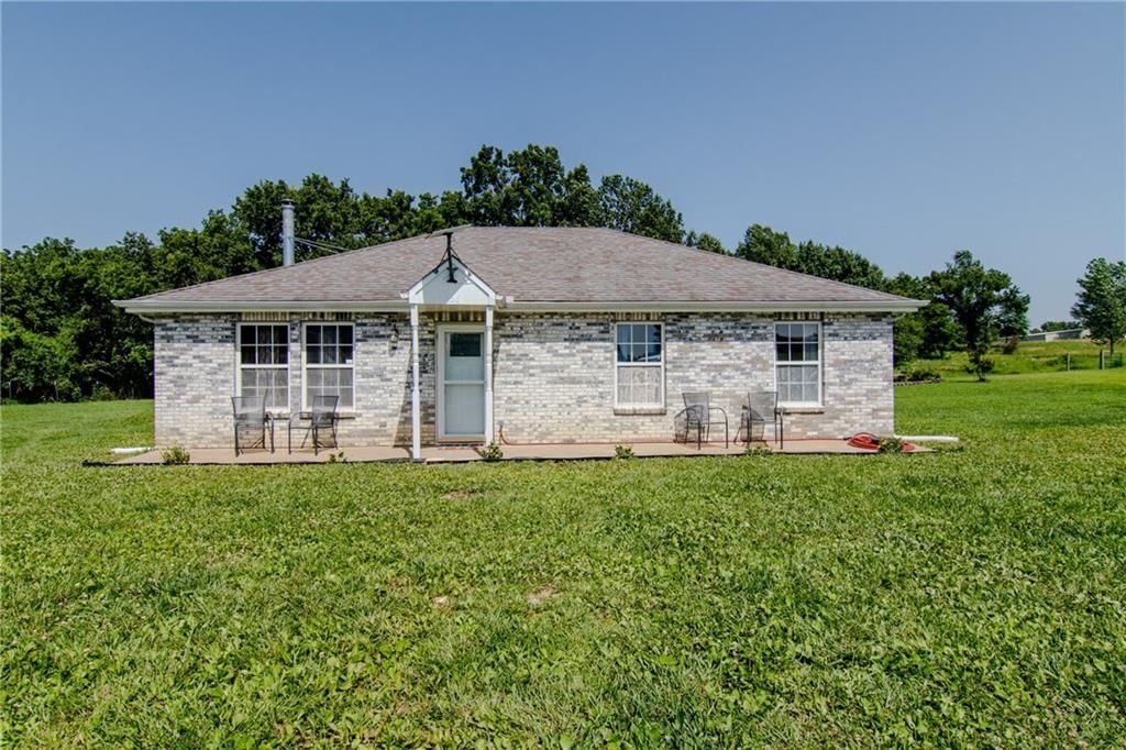 8352 NW B Highway — photo 5