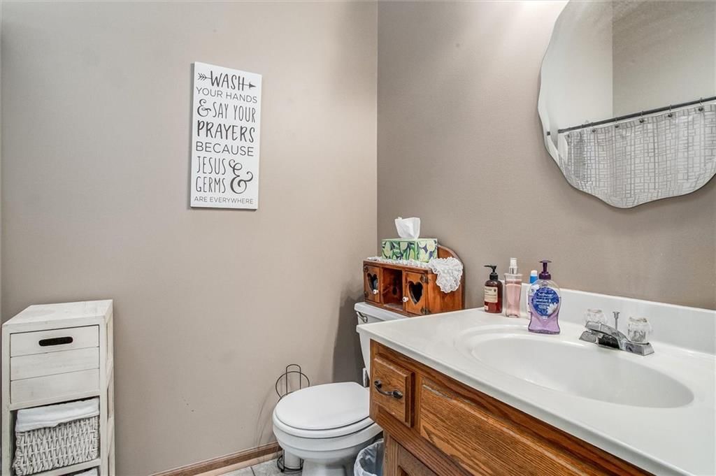 305 Pinetree Drive — photo 11