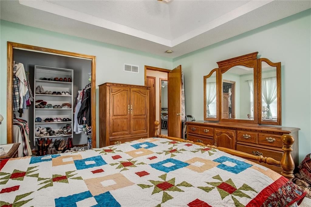 305 Pinetree Drive — photo 12
