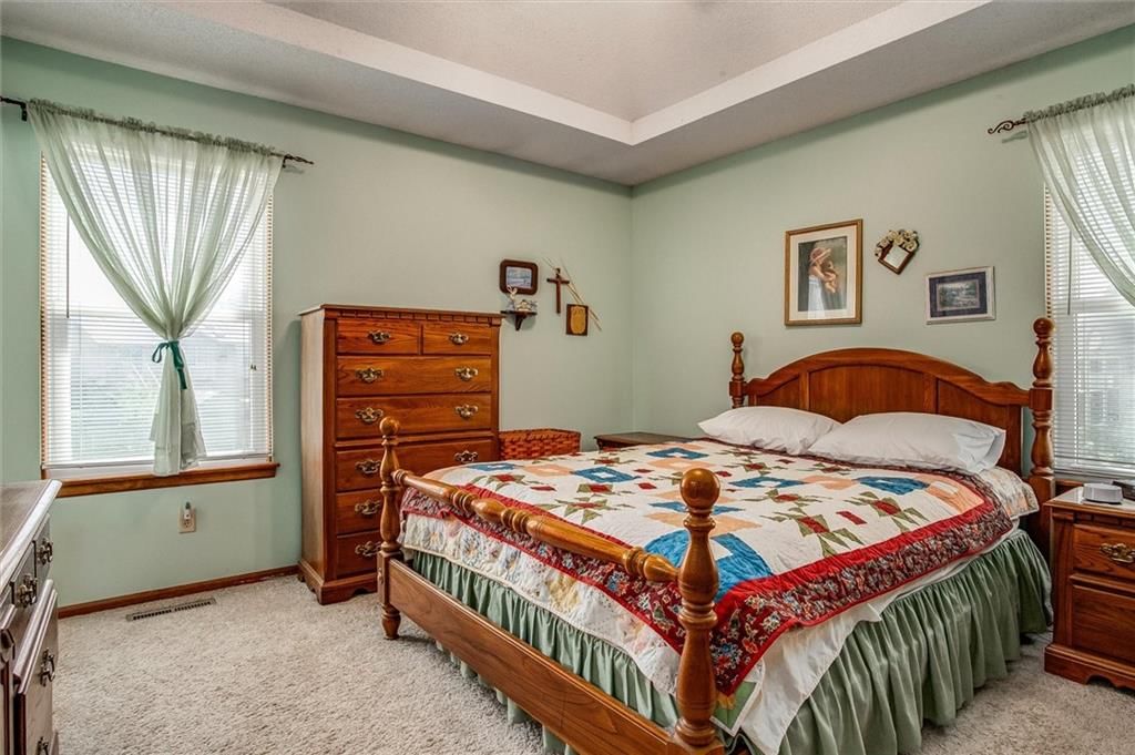 305 Pinetree Drive — photo 13
