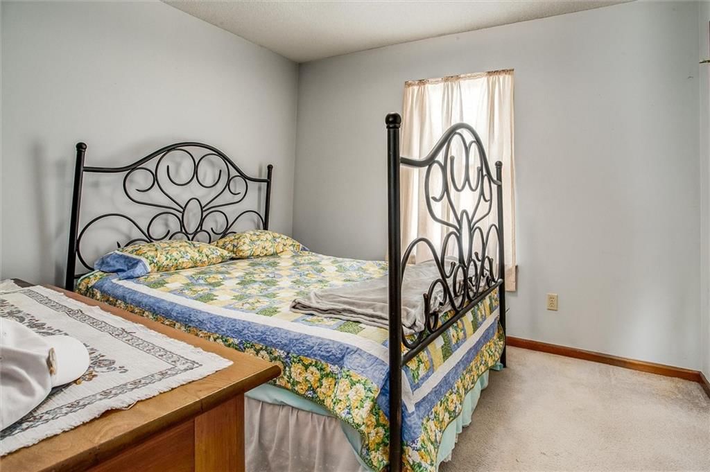 305 Pinetree Drive — photo 15