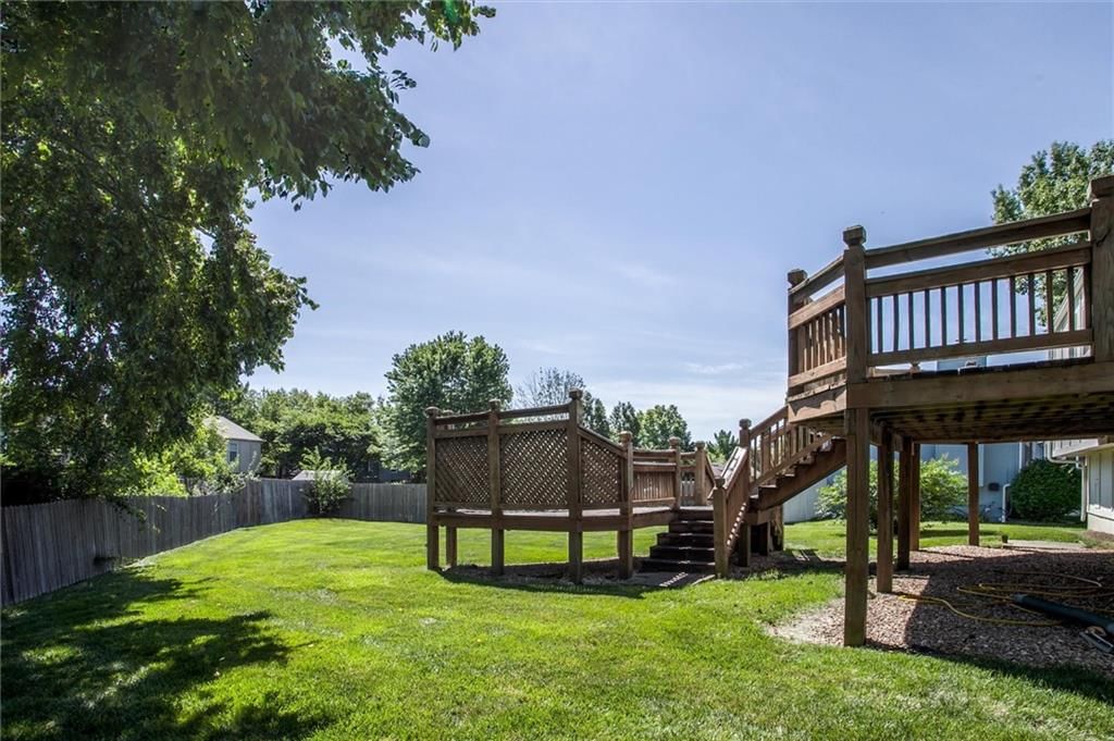 305 Pinetree Drive — photo 25