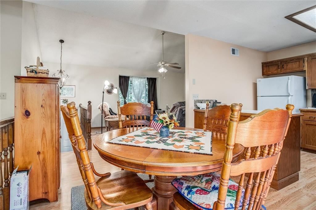 305 Pinetree Drive — photo 7