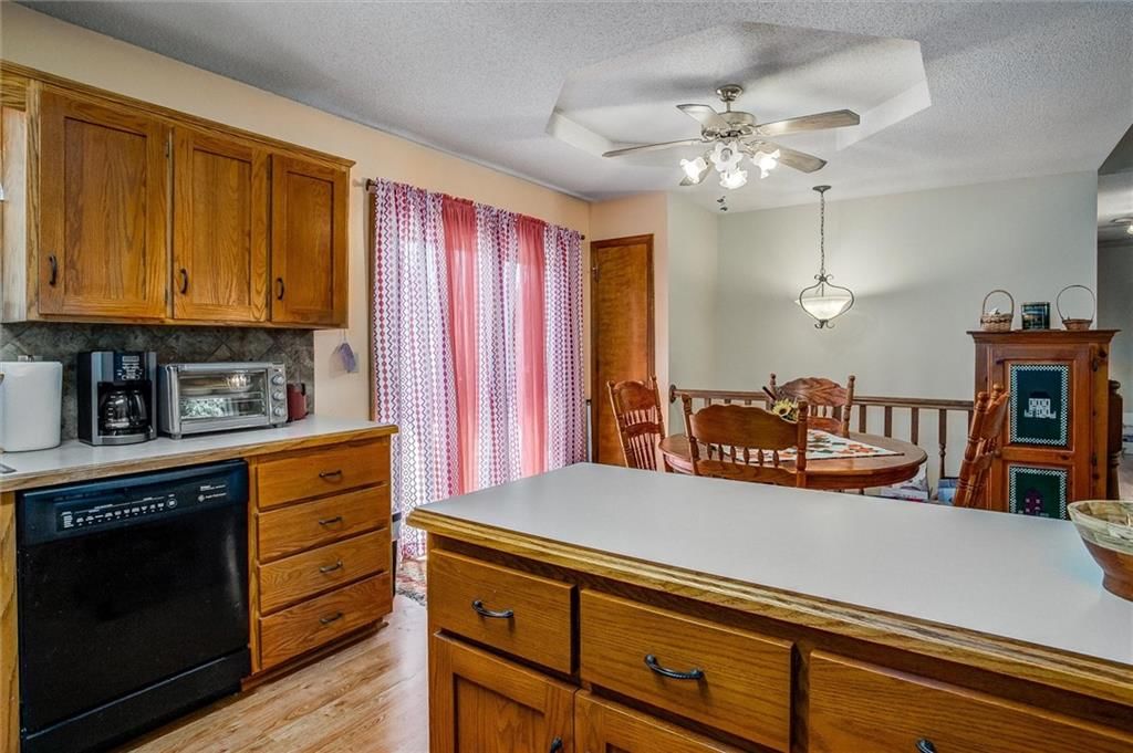 305 Pinetree Drive — photo 10