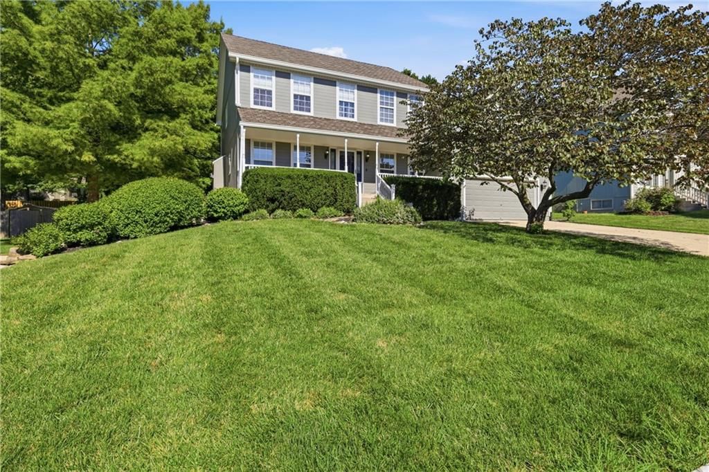 4312 SW Seattle Slew Drive, Lee's Summit, MO