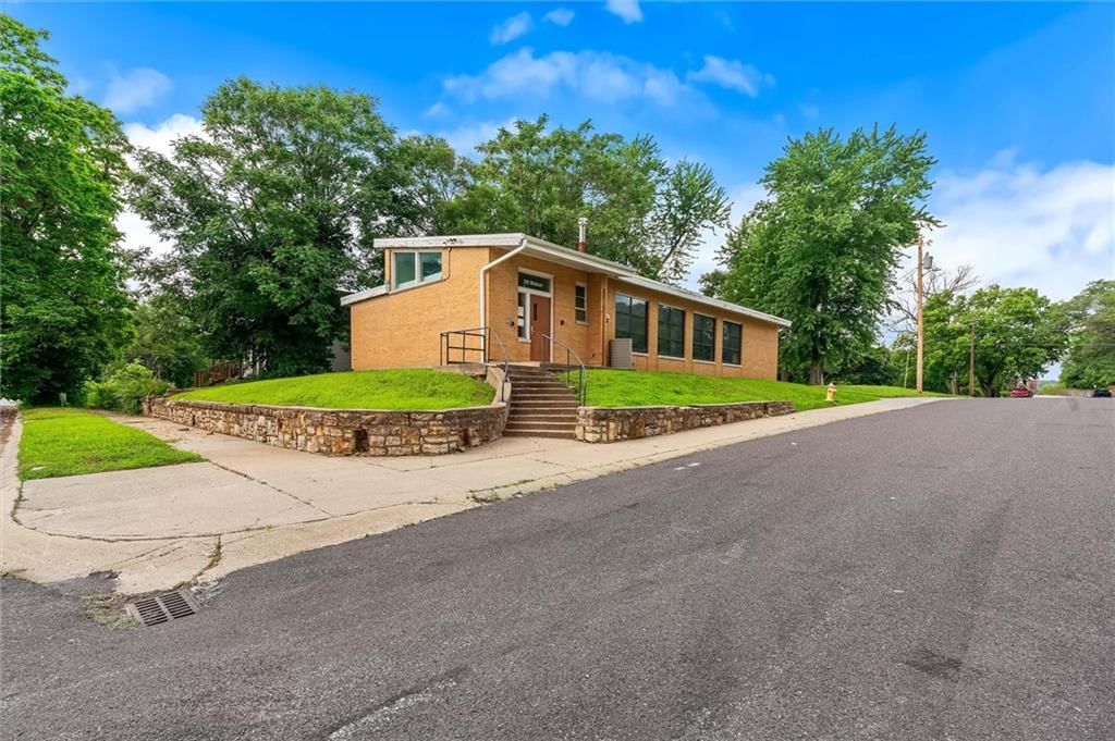 110 Murray Drive — photo 4