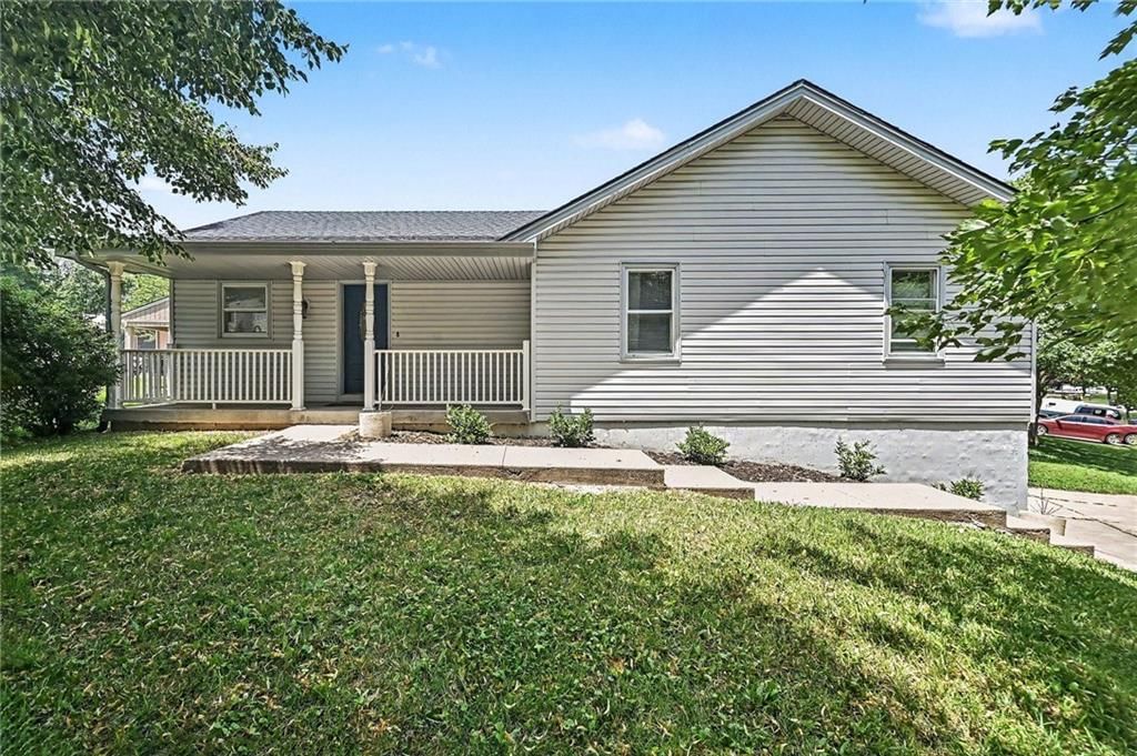 1720 Regency Drive, Kearney, MO