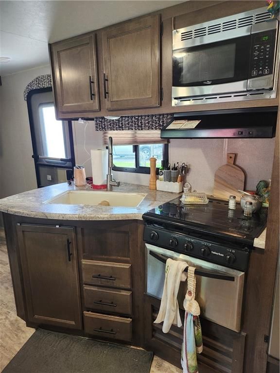 61-65 Walnut Drive — photo 10