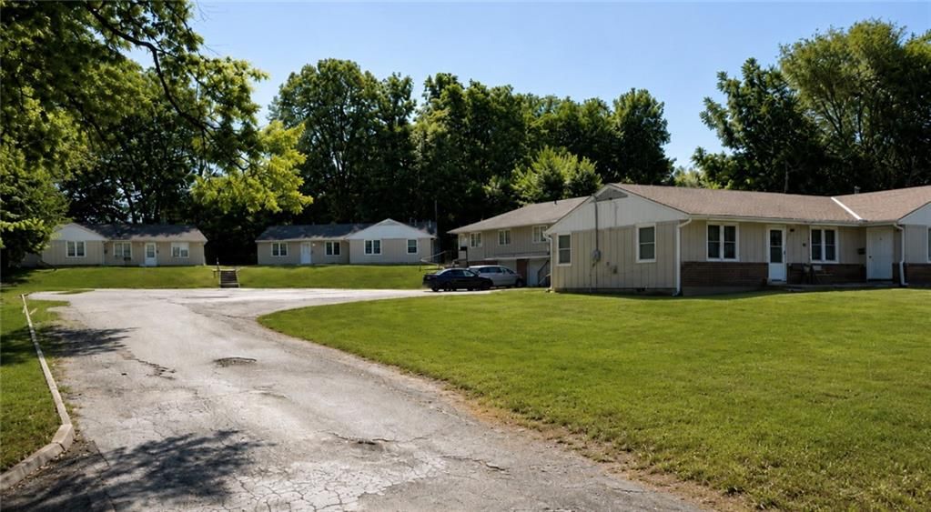 5941 Raytown Road, Raytown, MO