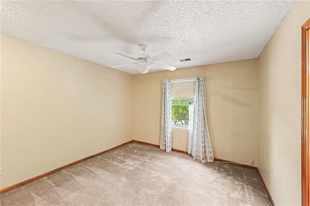 5710 N Spruce Avenue — photo 25