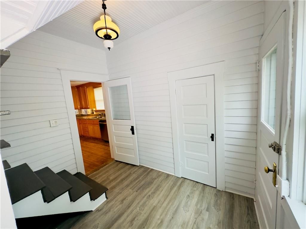 409 W Miller Street — photo 8