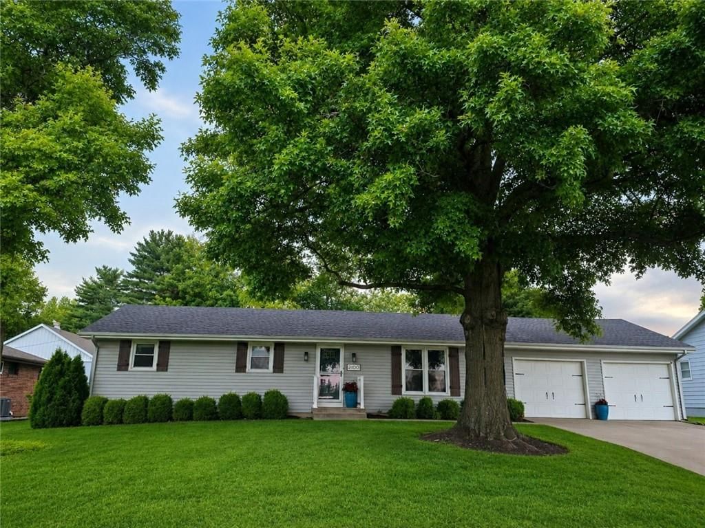2100 Peach Street, Higginsville