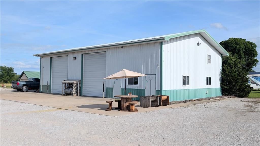 3055 S 32 Highway, El Dorado Springs