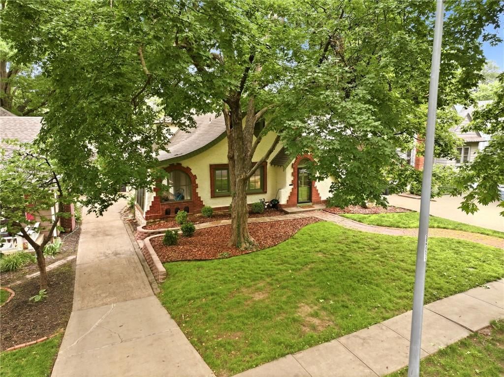 309 E Winthrope Road — photo 44
