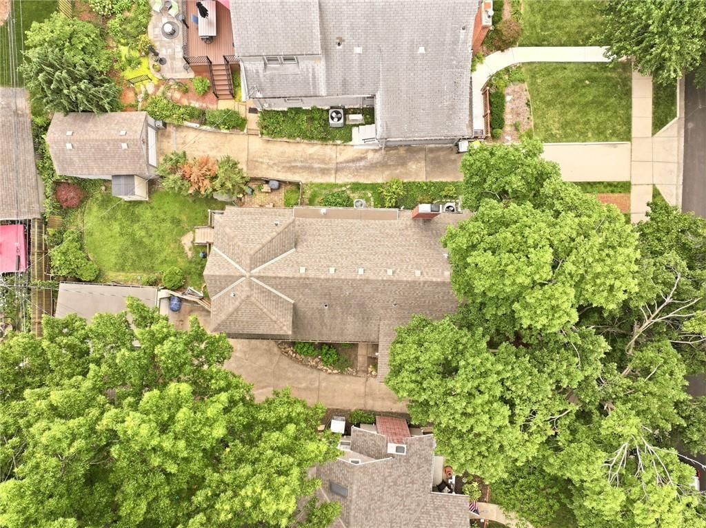 309 E Winthrope Road — photo 47