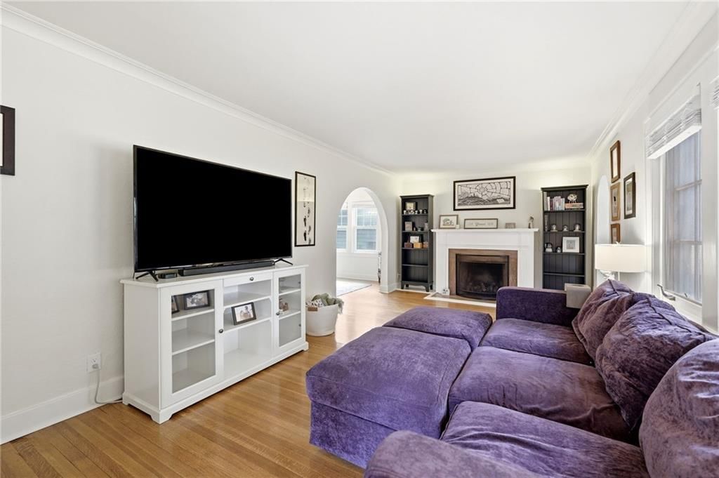 309 E Winthrope Road — photo 9