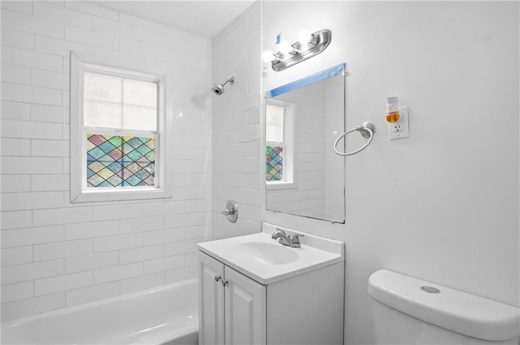 11215 Herrick Avenue — photo 23
