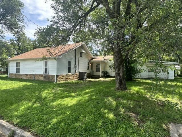 1329 W Allison Street — photo 4