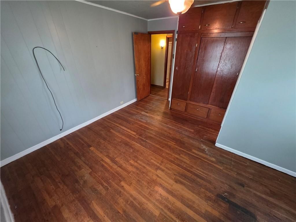 212 E Melvin Street — photo 8