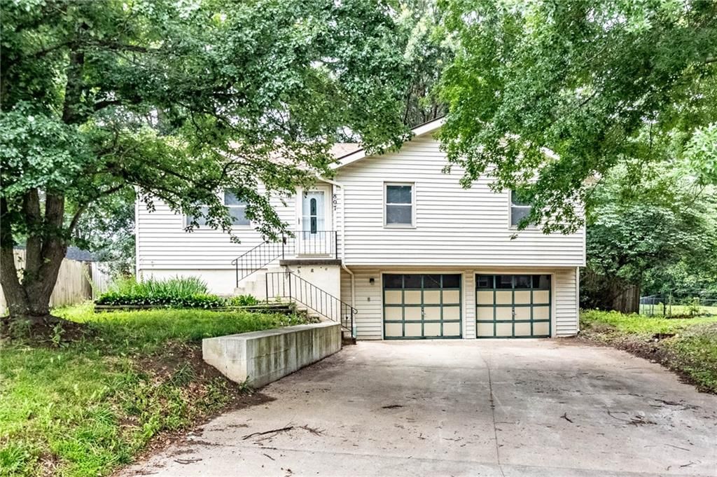 807 Britany Drive, Warrensburg
