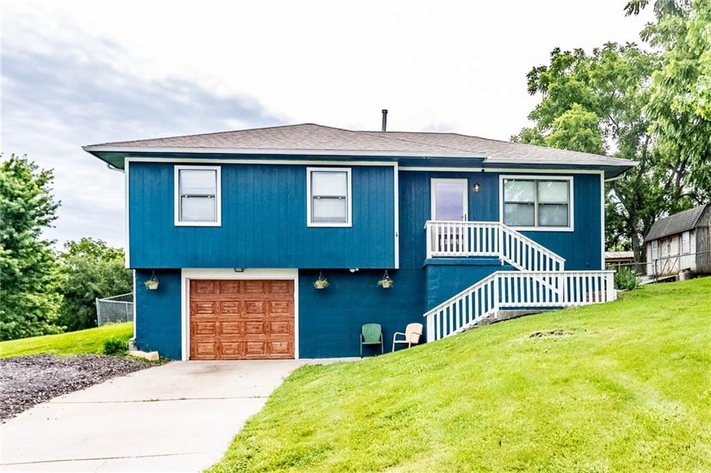 81 SW 101 Road, Warrensburg