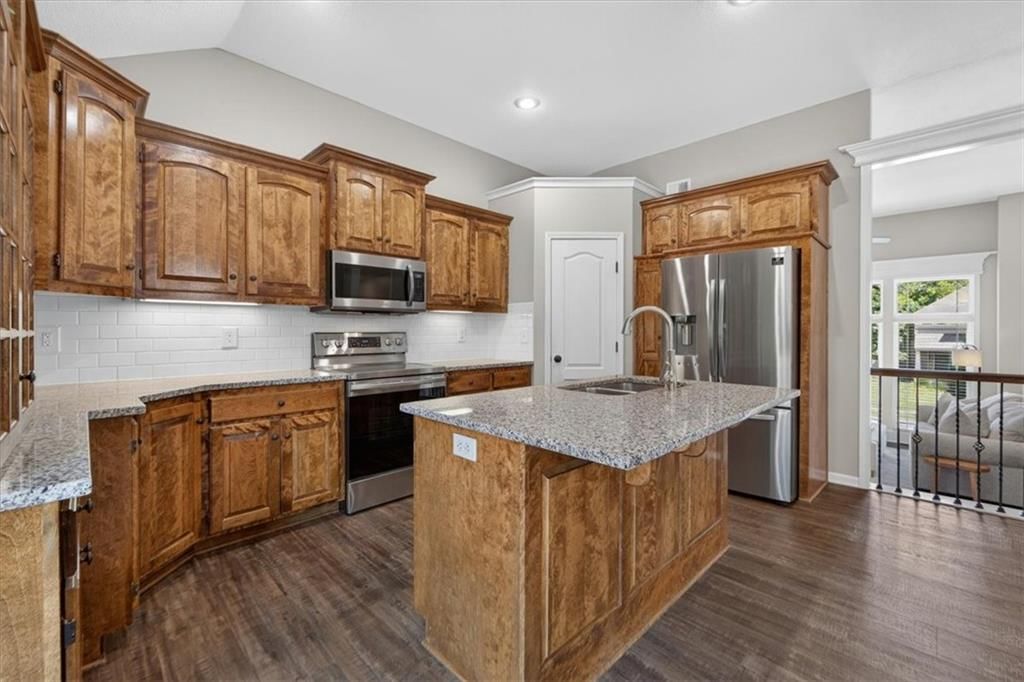 207 Carriage Court — photo 6