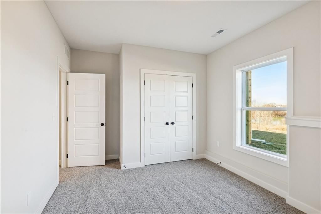 9810 N Laurel Avenue — photo 41