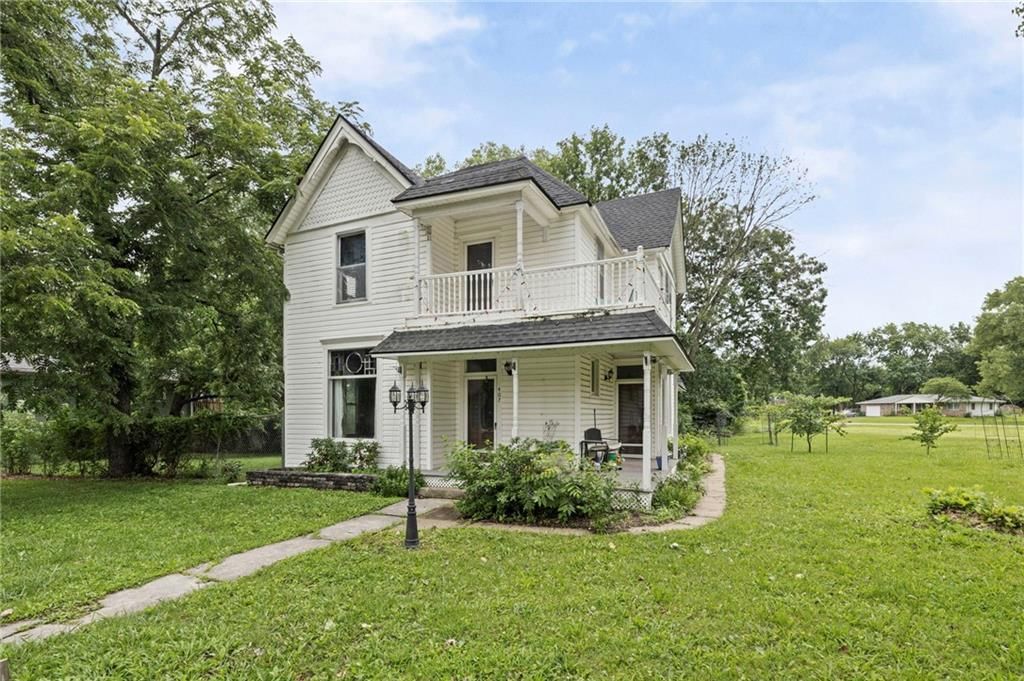 407 S 5th Street, Garden City, MO