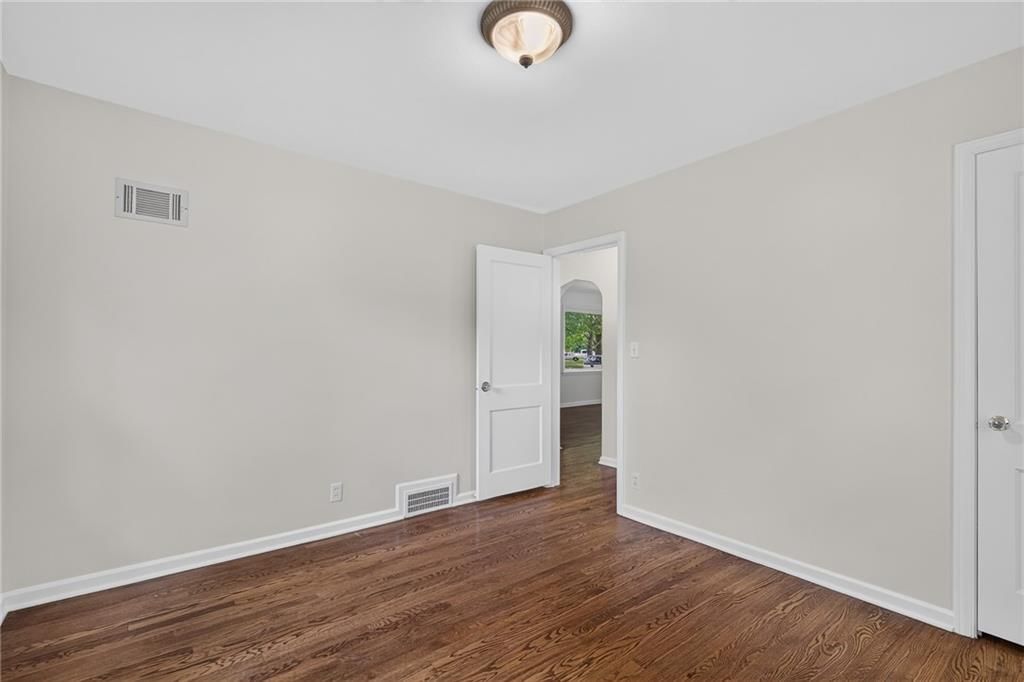 1407 W 27TH Terrace S — photo 10