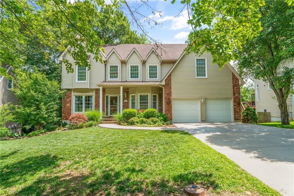 15007 W 76th Street, Lenexa