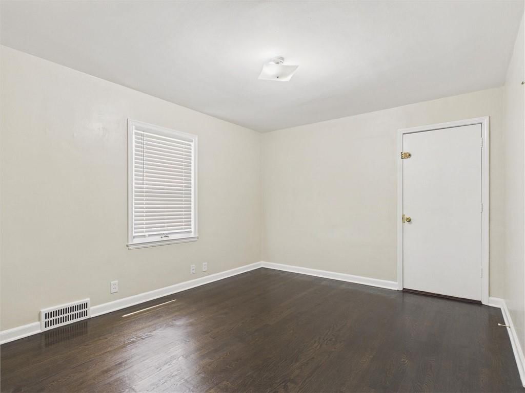 909 NE Vivion Road — photo 14